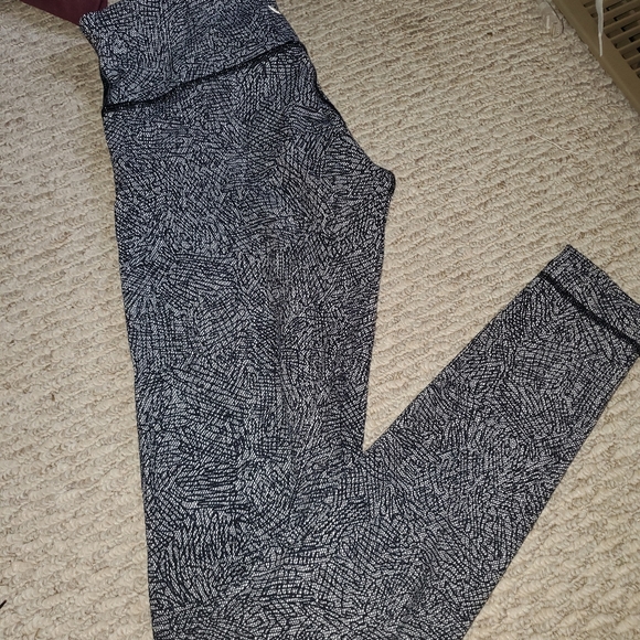 Reflective Lululemon leggings - Picture 2 of 4